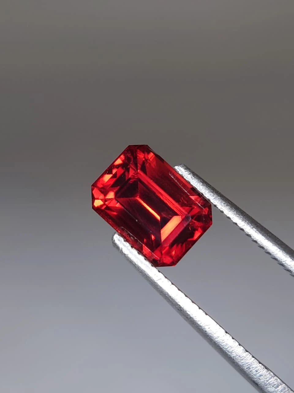 2.2ct Natural Emerald Faceted Malaya Garnet from Tanzania — view 2